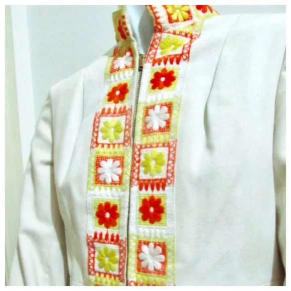 Couture Vintage 1960's Dress Coat in Cream with Embroidery, Museum Quality, SM - Picture 2 of 3